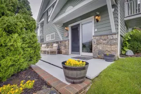 New Fairfield Vacation Rental w/ Lake Views! - Interior