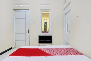 OYO Life 93034 Ayri Home - Chambre