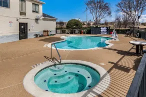 Quality Inn & Suites Fort Worth - Fossil Creek - Basseng