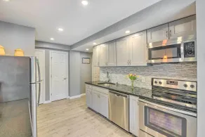 Luxury Condo with Garage Parking and Pool - Innenbereich