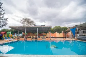 Falcon Heights Hotel - Piscina