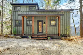 Deck & Fire Pit: Mtn-view Cabin in Rabun Gap - Interiör
