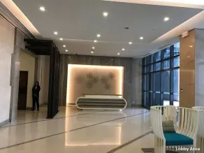 One Eastwood with mountain view - Reception