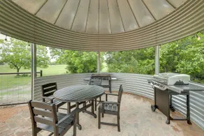 Sip, Fish & Relax Fireside: Serene Schulenburg Gem - Interiør