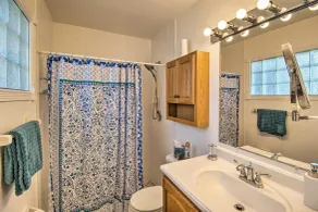 Pet-friendly Sebastian Home on Lake; Golf Nearby - Salle de bain