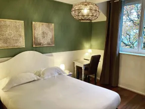 Logis Hotel Le Blason de Provence - Room