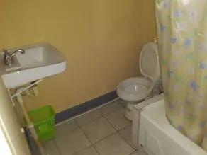 Royal Savanna Inn Hotel - Bathroom