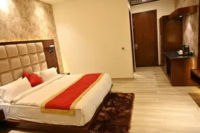 Hotel Aakriti Clarks Inn Express - Room