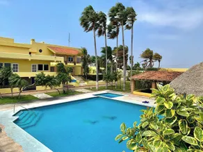 Hacienda Girasoles Tampico - Piscina
