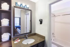 Grand Hotel Orlando at Universal Blvd - Shuttle to Theme Parks - Værelse