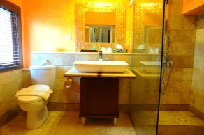 Tegal Panggung Inn - Bathroom