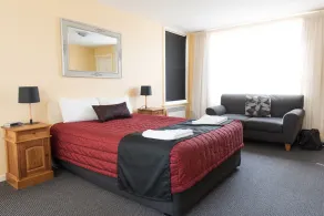 Graham Apartments - Room