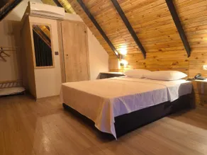 Motto Wood Bungalov Hotel - Interior detail