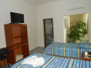 JC Palace Hotel - Zimmer