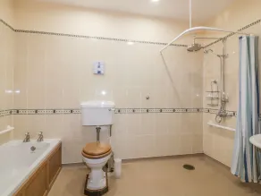 Tregoninny Vineyard and Woodland Farmhouse - Baño