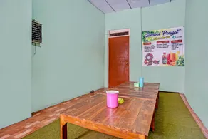 SPOT ON 91716 Kost Yy Syariah - Restaurant