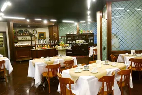 Village Hotel - Restaurant