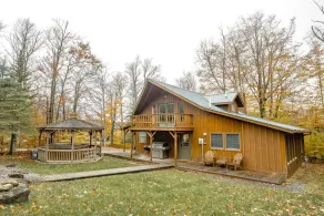 Base Camp - Extérieur