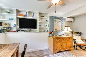 Bright Narragansett Beach Escape w/ Deck & Yard! - Intérieur