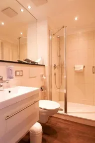 Promenadenhotel Admiral - Badezimmer