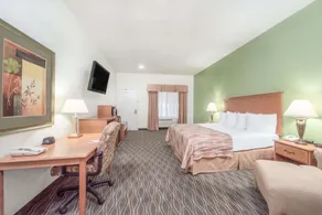 Baymont by Wyndham Pearsall - Chambre