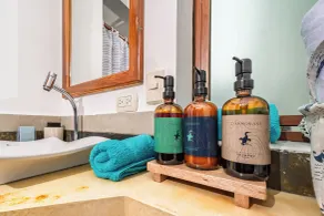 Cormorant Beach House - Bathroom