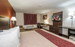 Red Roof Inn & Suites Hermitage - Chambre
