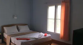 Bangsak Hut - Room