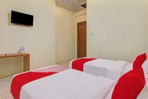 Capital O 90643 Suri Guest House Syariah - Room