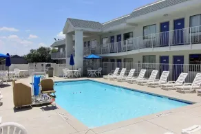 Motel 6-Austin, TX - North Central - Basseng