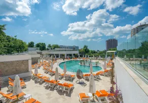 Mera Resort - Pool