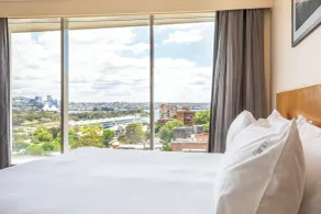 Holiday Inn Sydney Potts Point - Room