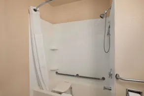 Days Inn by Wyndham Keene NH - Salle de bain