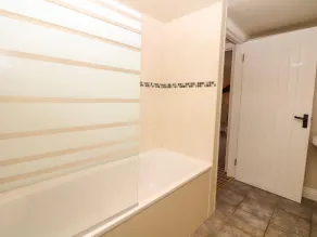 Battens - Badezimmer
