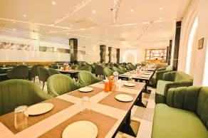 Hotel Madhuram Ayodhya - Near Ram Mandir - Restaurant