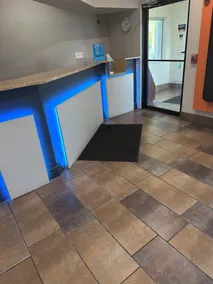 Motel 6-Anderson, IN - Hall
