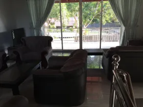 Lanka Lands Holiday Home - Lobby sitting area