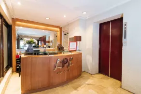 Greenbelt Makati - Vaccinated Staff - Recepción