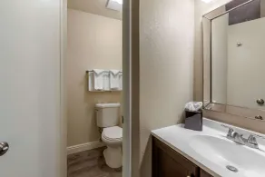 Rodeway Inn & Suites Ontario - Salle de bain