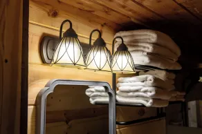 The Windstorm Cabin - Pet-friendly & a 2-person Jacuzzi hot tub! - Badrum