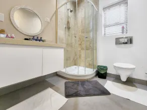 Blue Emerald Villa - Heated Pool - Bathroom