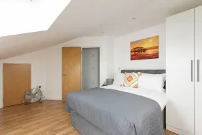 Skyvillion - 4 Bed Luxury Apartment with Balcony & Parking - Rum