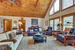 4K SF, 4 Acres, Hot Tub, Starlink, 4Mi to Snowshoe - Innvendig