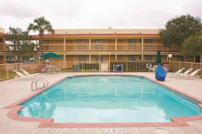 La Quinta Inn By Wyndham IH-10 West San Antonio TX - Pool