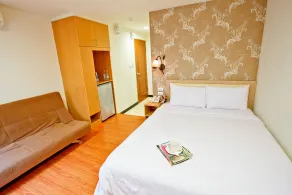 Green Park Commercial Hotel - Room