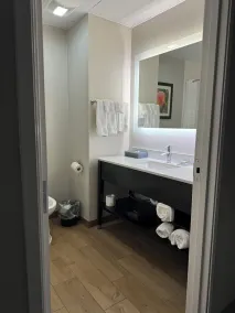 La Quinta by Wyndham Milledgeville - Bathroom