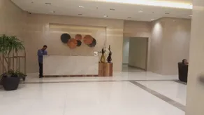 101 Newport Condo Across the Airport - Hall