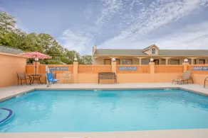 Super 8 by Wyndham Sumter - Piscine