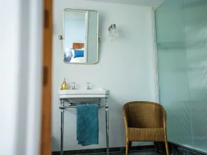 Coach House - Bathroom