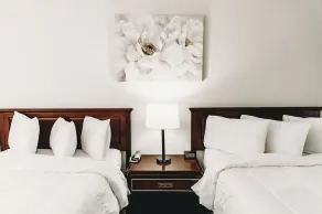 Bicentennial Inn - Room